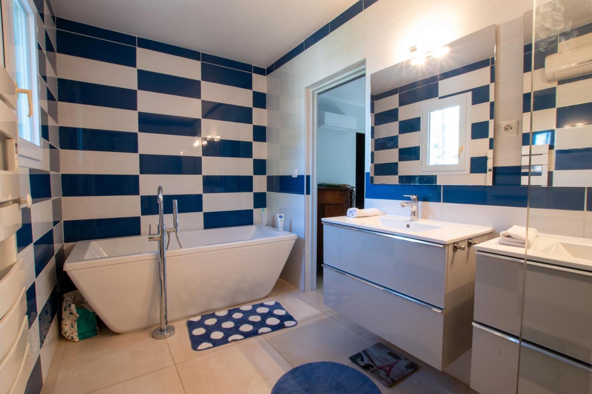 Ibis - Villa Avec Piscine, Jardin Et Parking Arles Esterno foto
