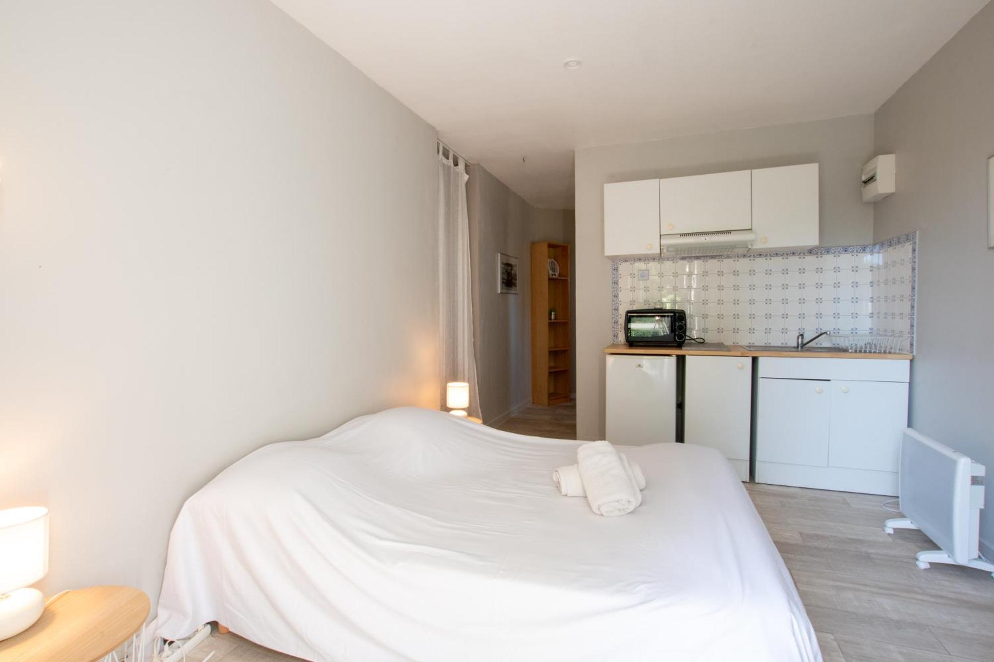 Ibis - Villa Avec Piscine, Jardin Et Parking Arles Esterno foto